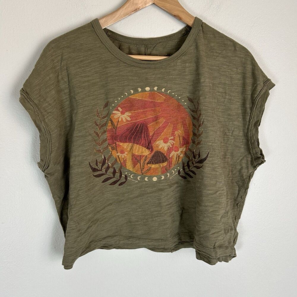 Natural Life Womens Cropped Sleeveless Graphic Tee Shirt Sun Mushrooms Size M